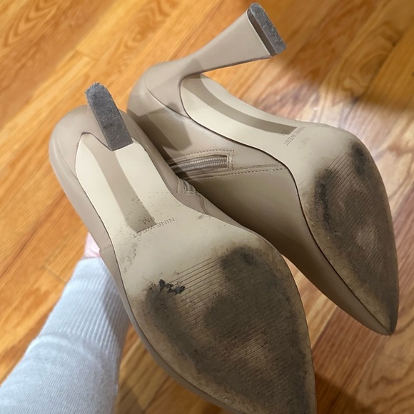 Nine West Beige Bootie Heels Sz 8 - Picture 5 of 5